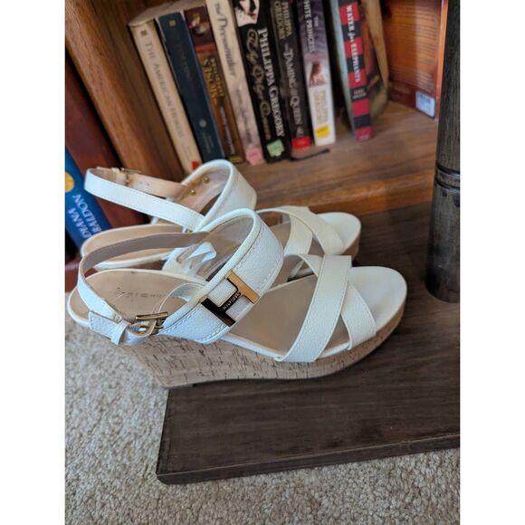Tommy Hilfiger Women's Size 10M White Leather Wedge Open Toe Sandals - Picture 4 of 6